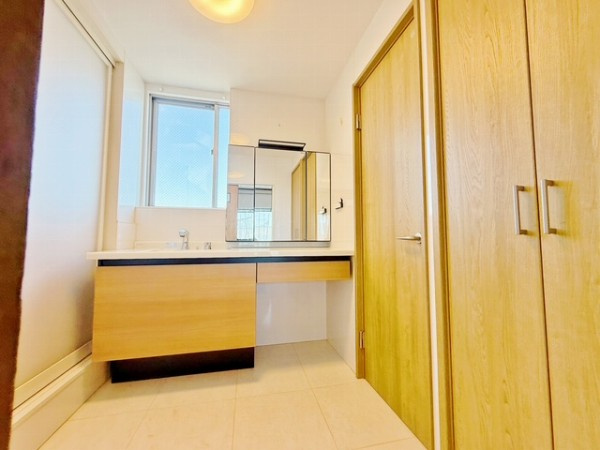 尼崎市金楽寺町２丁目　中古戸建の前面道路含む現地写真