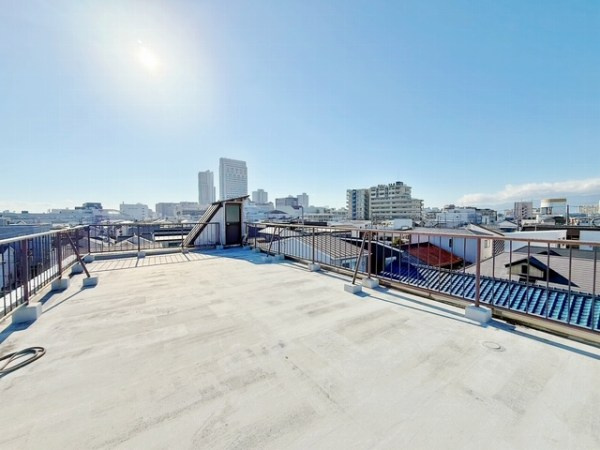 尼崎市金楽寺町２丁目　中古戸建のバルコニー