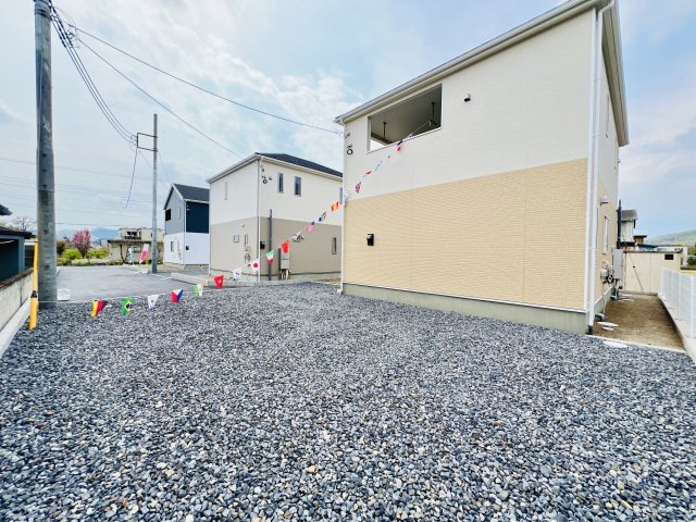 桐生市菱町の前面道路含む現地写真|駐車が苦手な方にもおススメ♪