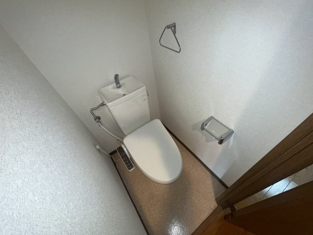 YKハイツ西明石のトイレ