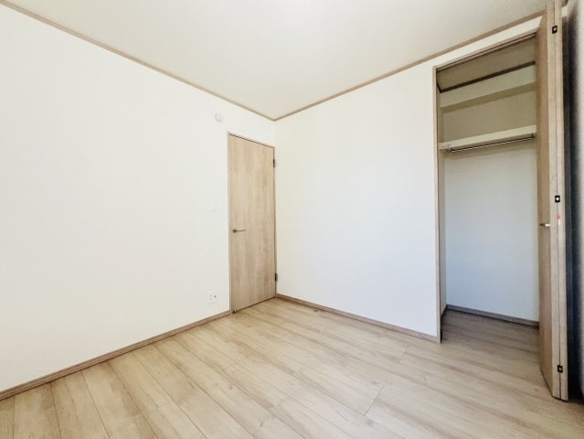 高浜市湯山町４丁目16-11『仲介手数料無料』新築戸建ての洋室