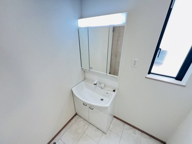 高浜市湯山町４丁目16-11『仲介手数料無料』新築戸建ての独立洗面台