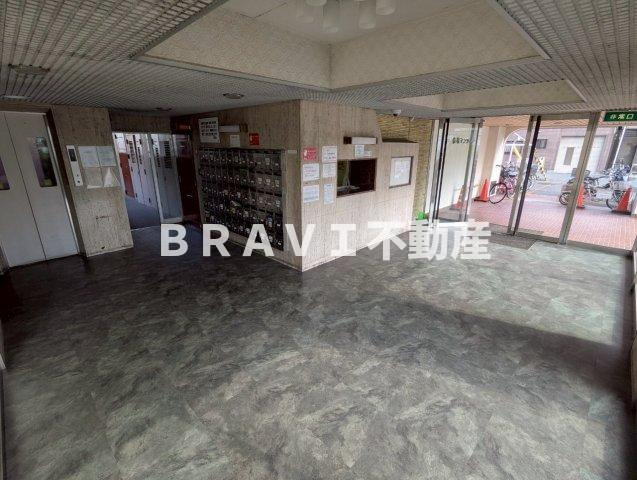 布亀マンションのロビー