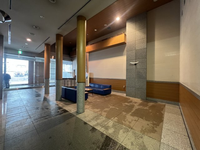 もう、イメージ通りのタワマンですー【シルエタワーヨコハマ】のロビー