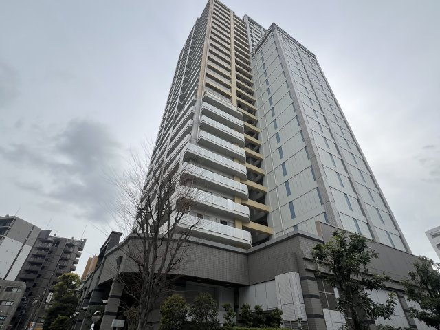 もう、イメージ通りのタワマンですー【シルエタワーヨコハマ】の外観|おしゃれな外観です