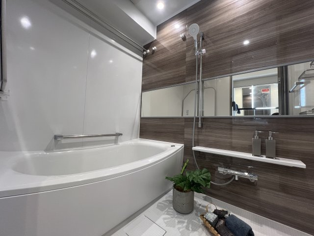 もう、イメージ通りのタワマンですー【シルエタワーヨコハマ】の浴室|きれいなお風呂です