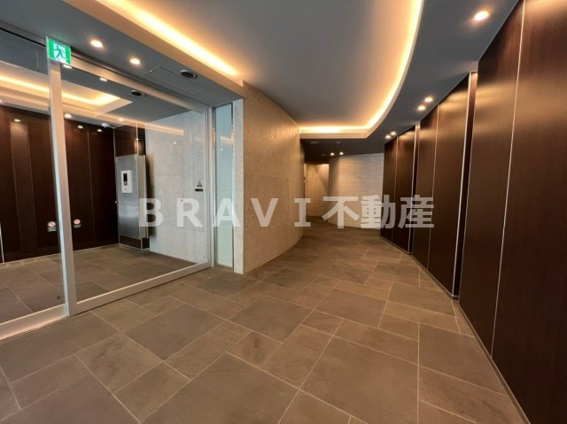 スワンズシティ大手前レーヴェ　BRAVI不動産のロビー|【スワンズシティ大手前レーヴェ】建物の内部です