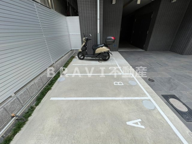 スワンズシティ大手前レーヴェ　BRAVI不動産のその他共用部分|【スワンズシティ大手前レーヴェ】バイク置場