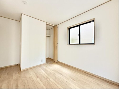 【洋室】 | 鷹の台 | 全居室に収納を完備しておりますので、いつでもお部屋をすっきりとお使い頂けそうです。