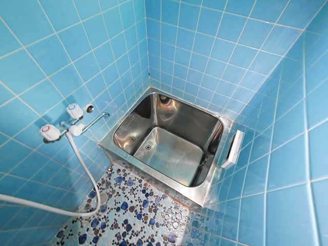 九条町貸家の浴室