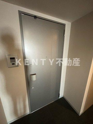 【玄関】 | イプセ蒲田 | 収納もある玄関です