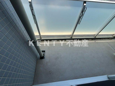 【バルコニー】 | イプセ蒲田 | お洗濯にも便利なバルコニー付き