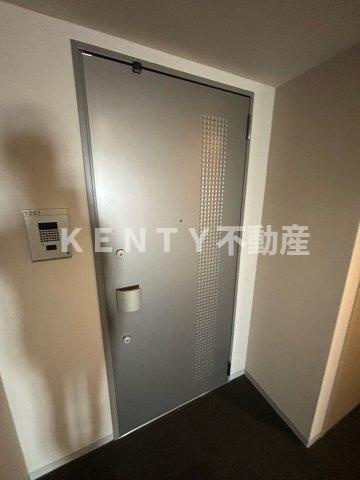 【玄関】 | イプセ蒲田 | 収納もある玄関です