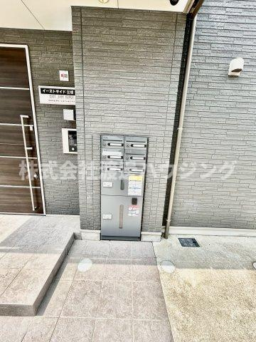 イーストサイド江坂のその他共用部分|宅配BOX付いてます