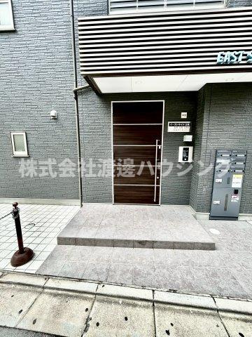イーストサイド江坂のエントランス