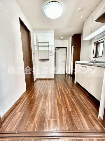 イーストサイド江坂の居間・リビング