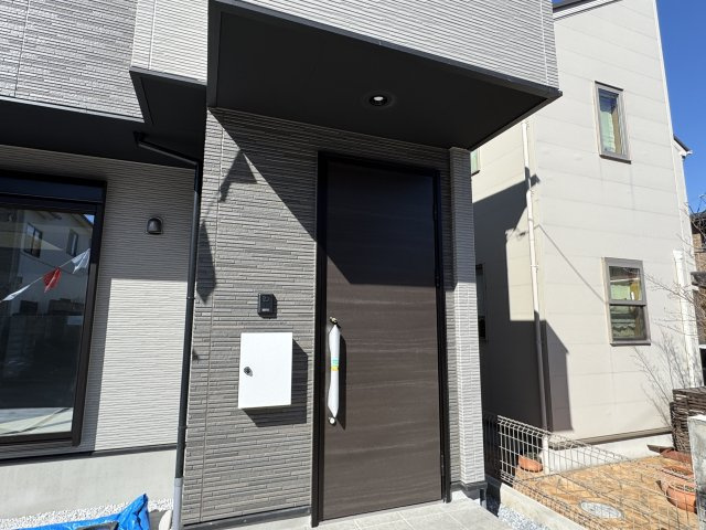 松戸市常盤平双葉町新築戸建【常盤平第三小：7分】のエントランス|エントランス・玄関ポーチ