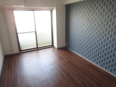 ドラル西院の居間・リビング|洋室