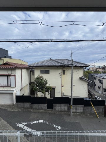 ルミエール西代A棟の駐車場