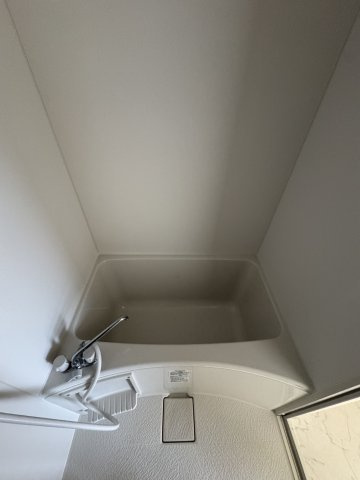 ルミエール西代A棟の浴室