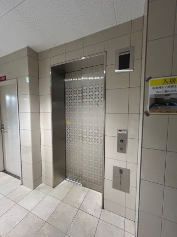 Mano Mansionのエントランス