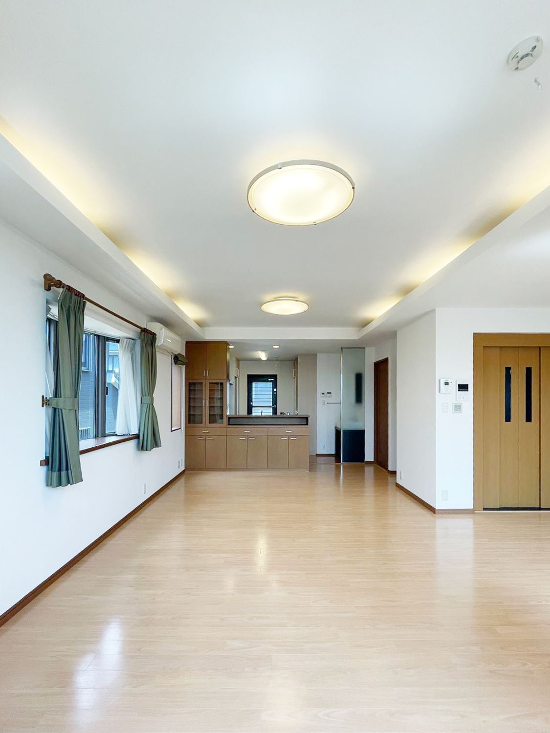 本山北町5丁目貸戸建（N邸）の居間・リビング|ゆったりとしたリビングです