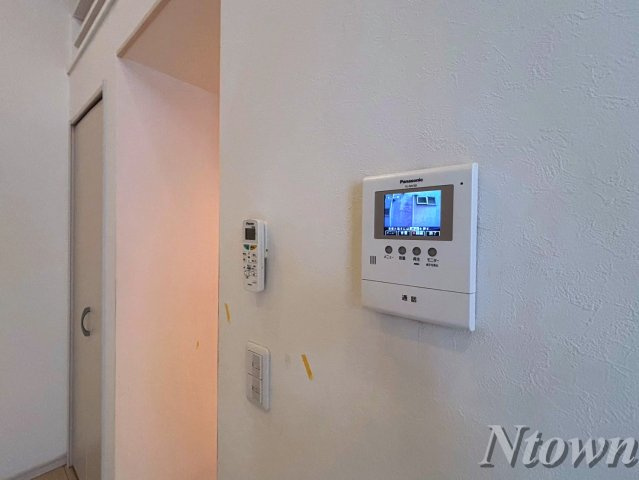 【セキュリティ】 | イースト クレッセント | モニター付きインターホンです