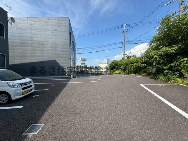 Spumoniの駐車場