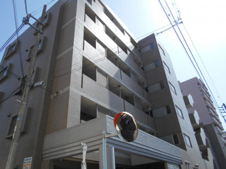 【外観】 | 鉄筋コンクリート造のがっちりとした建物。