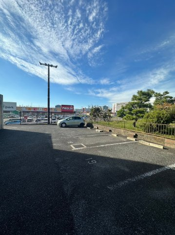 ディアコート前山の駐車場