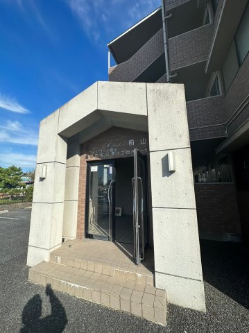 ディアコート前山のエントランス