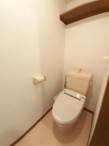 ホワイトリバー　Ｂのトイレ|落ち着いた色調のトイレです