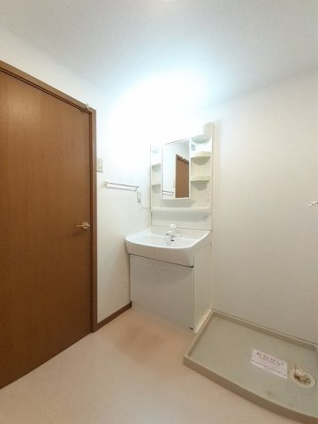 ホワイトリバー　Ｂの洗面所|広い洗面スペース