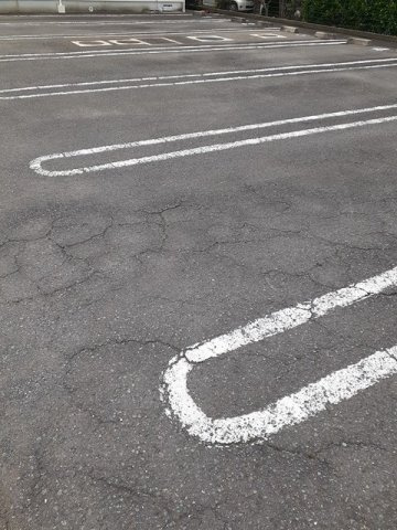 ホワイトリバー　Ｂの駐車場|駐車場があるので、車を買う予定の方も安心です