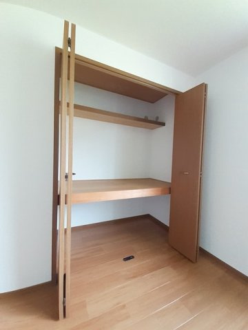 ホワイトリバー　Ｂの収納|小物を収納するのに便利です