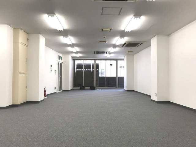 オークプラザIIのロビー