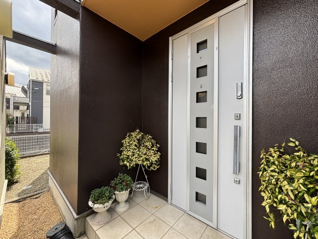 玄関はダブルロック仕様です