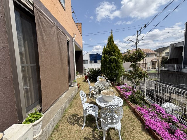 家庭菜園やガーデンニングに適したお庭があります。