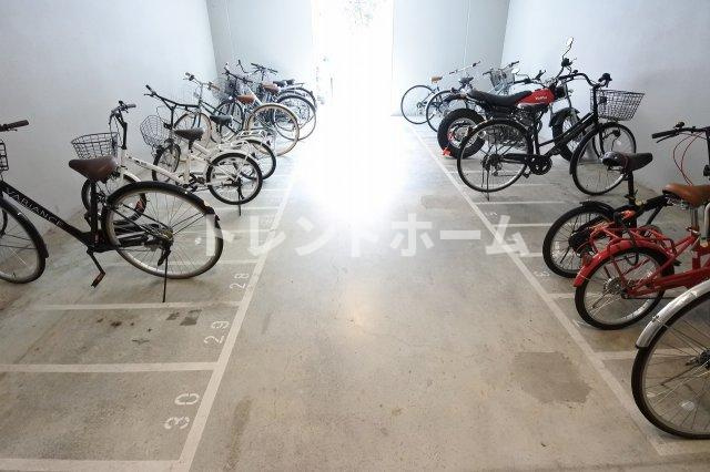 レジュールアッシュ心斎橋VITAの駐車場|選べる家電プランあり！！