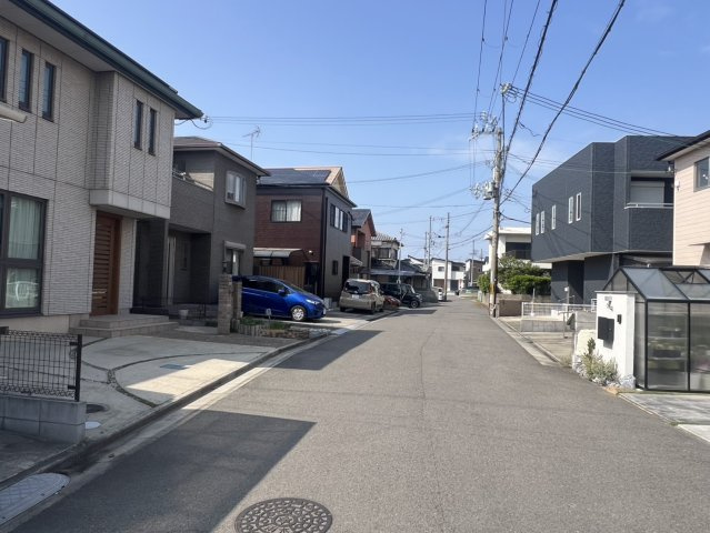 和歌山市西小二里1丁目の前面道路含む現地写真