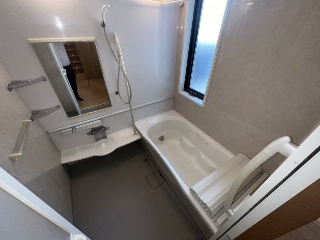 和歌山市西小二里1丁目の浴室