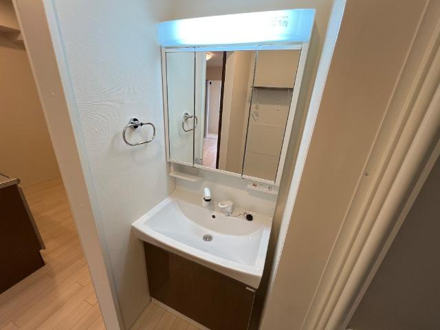 サザンクロスⅢの洗面所|洗髪洗面化粧台