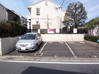 ★敷地内駐車場★（空き確認・使用料等詳細はご確認下さい）