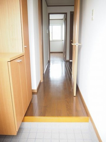 リバーサイド・ドリームⅦの玄関|収納もある玄関です