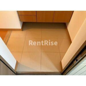 メイツ江南駅前の駐車場