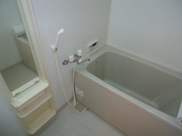 ロマン　A棟の浴室