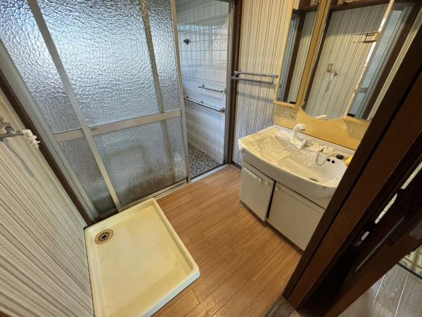 宮崎市江南　中古平屋戸建の独立洗面台