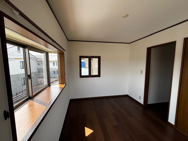 藤枝市高岡3丁目　中古戸建の洋室