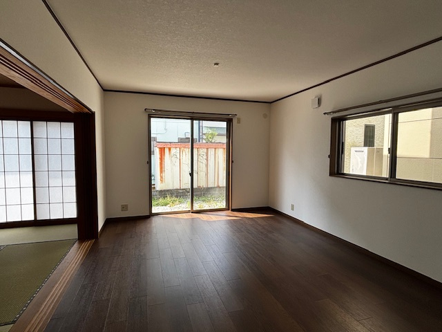 藤枝市高岡3丁目　中古戸建の居間・リビング