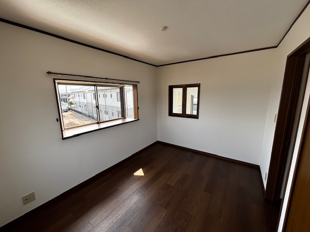 藤枝市高岡3丁目　中古戸建の洋室